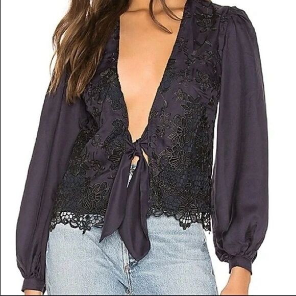 Lovers + friends navy and black top with tie front lace Sz XXS - Picture 1 of 10